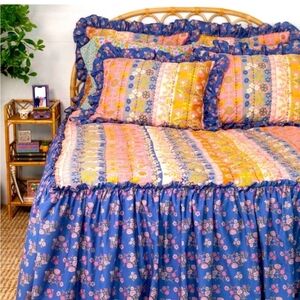 Natural life Ruffle Skirt Quilt Blue Boaders Boho Floral Twin